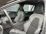 Volvo V60 2.0 T8 Plug-in hybrid AWD Plus Dark | Nappa Leder | 19" Velgen | Parkeercamera | Elektrische achterklep