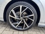 Volkswagen Golf 1.5 eTSI R-Line 150pk | DSG | 17"LMV | ACC | LED | Camera | 1e Eig. | Mooi!