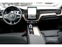 Volvo XC60 2.0 T6 Plug-in hybrid AWD Ultra Dark | Stoelverwarming | Electrische wegklapbare trekhaak | Head-Up Display | Adaptive Cruise Control | 360° Parkeercamera | Parkeersensoren voor + achter | Premium Audio by Harman Kardon