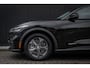 Ford Mustang Mach-E RWD 75 kWh | Nieuw geleverd | 1e eigenaar | Camera | Dode hoek detectie | Leder | Privacy-glass