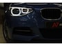 BMW 1-Serie M135i xDrive High Executive M PANO/CARPLAY/LEER/H&K/BOMVOL