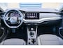 Skoda Octavia Combi 1.0 TSI 110pk Ambition | RIJKLAAR | Navigatie | Apple Carplay/ Android Auto | Parkeersensoren Voor & Achter | Airco Automatische | DAB