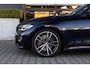 BMW 3-Serie 318i M-Sport, Tanzanite, Sfeerverlichting, 19 inch, Carplay!