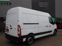 Renault Master T35 2.3 dCi 135 L2H2 Comfort Navigatie, Cruise controle, Elek ramen/ spiegels, Achteruitrijcamera, 3 zitplaatsen, Pdc achter, Trekhaak, 135pk!!, Uniek 50.000km 3 maanden garantie op motor en versnellingsbak.