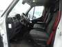 Renault Master T35 2.3 dCi 135 L2H2 Comfort Navigatie, Cruise controle, Elek ramen/ spiegels, Achteruitrijcamera, 3 zitplaatsen, Pdc achter, Trekhaak, 135pk!!, Uniek 50.000km 3 maanden garantie op motor en versnellingsbak.