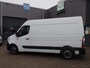 Renault Master T35 2.3 dCi 135 L2H2 Comfort Navigatie, Cruise controle, Elek ramen/ spiegels, Achteruitrijcamera, 3 zitplaatsen, Pdc achter, Trekhaak, 135pk!!, Uniek 50.000km 3 maanden garantie op motor en versnellingsbak.