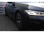 BMW 5-Serie Touring 530e 292PK X-DRIVE HIGH EXECUTIVE M-SPORT / NAVI / LEDER / LASER-LED / CLIMA / PDC / 19" LMV / CAMERA / KEYLESS / HARMAN KARDON / PANO. DAK / WEGKLAP. TREKHAAK / WINTERPAKKET / ADAPT. CRUISECONTROL / NIEUWSTAAT !!