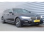 BMW 5-Serie Touring 530e 292PK X-DRIVE HIGH EXECUTIVE M-SPORT / NAVI / LEDER / LASER-LED / CLIMA / PDC / 19" LMV / CAMERA / KEYLESS / HARMAN KARDON / PANO. DAK / WEGKLAP. TREKHAAK / WINTERPAKKET / ADAPT. CRUISECONTROL / NIEUWSTAAT !!