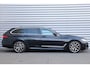 BMW 5-Serie Touring 530e 292PK X-DRIVE HIGH EXECUTIVE M-SPORT / NAVI / LEDER / LASER-LED / CLIMA / PDC / 19" LMV / CAMERA / KEYLESS / HARMAN KARDON / PANO. DAK / WEGKLAP. TREKHAAK / WINTERPAKKET / ADAPT. CRUISECONTROL / NIEUWSTAAT !!