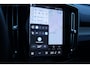 Volvo EX40 Twin Motor Plus Black Edition 82 kWh | 360" Camera | Panoramadak | Achterbank verwarming | Stoelverwarming voorzijde | Stuurwielverwarming | Harman/Kardon audio | Elektrisch bedienbare stoelen | Bestuurdersstoel met geheugenfunctie