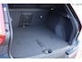 Volvo EX40 Twin Motor Plus Black Edition 82 kWh | 360" Camera | Panoramadak | Achterbank verwarming | Stoelverwarming voorzijde | Stuurwielverwarming | Harman/Kardon audio | Elektrisch bedienbare stoelen | Bestuurdersstoel met geheugenfunctie