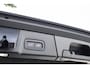 Volvo V90 T6 350pk Plug-In Hybrid Aut AWD Plus Dark | Verwarmbare voorstoelen en achterbank | Verwarmbaar stuurwiel | Lederen bekleding | Premium audio by Harman Kardon | Apple carplay/Android auto | Parkeercamera achter | Elektrisch verstelbare voorstoelen met geheugen | BLIS
