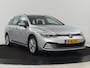 Volkswagen Golf 1.0 TSI Life | Trekhaak | Camera | Adaptive cruise | Sfeerverlichting | Carplay | Navigatie | Parkeerhulp | Climate control | Bluetooth