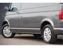 Volkswagen Transporter 2.0 TDI L2 Highline 150PK AUT. TREKHAAK, VOORRUIT VERWARMING, NAVI, CRUISE, LEDER STUUR, AIRCO, PARKEERSENSOREN, NL AUTO, NAP