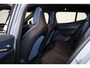 Volvo EX30 Extended Range Plus 69 kWh - Adaptive Cruise Control - Harman Kardon premium audio - Keyless Drive - Elektr. bedienbare achterklep - Parkeersensoren voor & achter - Parkeercamera achter - Google infotainment met Google Maps navigatie - 20' LMV