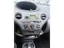 Toyota Yaris 1.0-16V VVT-i Sol Geinig voor weinig!