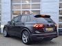 Volkswagen Tiguan 1.5 TSI R-Line Business+ | Navigatie | LM Velgen 29" | Elektrisch Glazen Panoramadak | Voorstoelen/Stuur/Achterbank Verwarmd | Cruise Control Adaptief | Achteruitrijcamera | Airco |