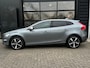 Volvo V40 T3 152 PK Polar+ R-Design | TREKHAAK| PANORAMADAK| VERWARMDE VOORSTOELEN| NAVIGATIE| LED VERLICHTING|