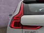 Volvo XC60 2.0 T8 Twin Engine AWD R-Design | Adaptieve Cruise Control | BLIS | Luchtvering | 21'' | Stoelventilatie | Head up Display | Panoramisch Schuifdak | Stoelverwarming | Stuurverwarming |