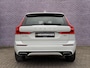 Volvo XC60 2.0 T8 Twin Engine AWD R-Design | Adaptieve Cruise Control | BLIS | Luchtvering | 21'' | Stoelventilatie | Head up Display | Panoramisch Schuifdak | Stoelverwarming | Stuurverwarming |