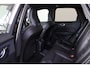 Volvo XC60 T8 Recharge AWD Plus Black Edition - LONG RANGE - Luchtvering - Panorama/schuifdak - IntelliSafe Assist & Surround - 360º Camera - Harman/Kardon audio - Adaptieve LED koplampen - Verwarmde voorstoelen, stuur & achterbank - Parkeersensoren voor & achter - Elektr. bedienb. voorstoelen met geheugen - Draadloze tel. lader - Extra getint glas - Elektr. inklapbare trekhaak - 21' LMV