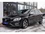 Volvo V60 2.4 D6 Twin Engine R-Design|2e eig.|Pano|Standkachel|Harman Kardon|Trekhaak|Dealer onderhouden