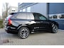 Volvo XC90 2.0 T8 Plug-in hybrid AWD Ultra Dark 7-Zits/HUD/Trekhaak/B&W Sound/Surround/BTW