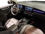 Kia Niro EV Edition Advanced 64.8 kWh | Trekhaak Afneembare Kogel + 7-Polige Stekker | Elektrisch Verstelbare Bestuurdersstoel | Licht + Regensensor | Stoel + Stuurverwarming | Parkeersensoren Voor + Achter | Camera Achter | Cruise Control Adaptief
