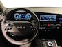 Kia Niro EV Edition Advanced 64.8 kWh | Trekhaak Afneembare Kogel + 7-Polige Stekker | Elektrisch Verstelbare Bestuurdersstoel | Licht + Regensensor | Stoel + Stuurverwarming | Parkeersensoren Voor + Achter | Camera Achter | Cruise Control Adaptief