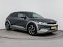 Hyundai Ioniq 5 LOUNGE 58 kWh | UNIEK! | MAT GRIJS | EXCLUSIEF CHIQUE IVOOR LEDEREN INTERIEUR | 360 CAMERA | CLIMA | CRUISE | NAVI | 19'' LM VELGEN | ORIGINEEL NL | 1ste EIGENAAR |