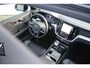 Volvo V60 T8 Plug-in hybrid AWD Plus Dark | Adaptive Cruise & Pilot Assist | Panoramadak met Schuif-/Kantelfunctie | Harman Kardon Premium Audio | Verwarmbare voorstoelen, achterbank en stuurwiel | Draadloze Telefoonlader | 19 inch Lichtmetalen velgen