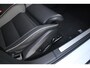 Volvo V60 T8 Plug-in hybrid AWD Plus Dark | Adaptive Cruise & Pilot Assist | Panoramadak met Schuif-/Kantelfunctie | Harman Kardon Premium Audio | Verwarmbare voorstoelen, achterbank en stuurwiel | Draadloze Telefoonlader | 19 inch Lichtmetalen velgen