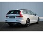 Volvo V60 T8 Plug-in hybrid AWD Plus Dark | Adaptive Cruise & Pilot Assist | Panoramadak met Schuif-/Kantelfunctie | Harman Kardon Premium Audio | Verwarmbare voorstoelen, achterbank en stuurwiel | Draadloze Telefoonlader | 19 inch Lichtmetalen velgen