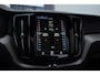 Volvo XC60 T8 390PK Automaat AWD R-Design / Adaptieve koplampen / BLIS /Adaptieve cruise control / Panoramadak / Apple carplay / Parkeersensoren met camera / Elektrische achterklep / Elektrische stoelen met geheugen / Stoel en stuurwielverwarming