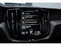 Volvo XC60 T8 390PK Automaat AWD R-Design / Adaptieve koplampen / BLIS /Adaptieve cruise control / Panoramadak / Apple carplay / Parkeersensoren met camera / Elektrische achterklep / Elektrische stoelen met geheugen / Stoel en stuurwielverwarming