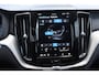 Volvo XC60 T6 350PK Automaat AWD Ultra Dark / Navigatie / 360 Camera / Head Up-Display / Panorama Dak / LM Velgen / Trekhaak