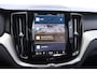 Volvo XC60 T6 350PK Automaat AWD Ultra Dark / Navigatie / 360 Camera / Head Up-Display / Panorama Dak / LM Velgen / Trekhaak