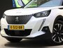 Peugeot e-2008 SUV Allure 50 kWh | Schuifdak | Keyless Entry | Stoelverwarming | 18 inch Velgen