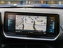Peugeot e-2008 EV GT 50 kWh Panoramadak Trekhaak Rondomzicht Camera Cruise Control Adaptief Stoelverwarming Sfeerverlichting Navigatie Apple CarPlay Android Auto 18"