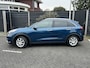 Kia Niro Hybrid ExecutiveLine 1.6 GDi 140PK Automaat Navigatie, Achteruitrijcamera, Stoelverwarming en Ventilatie, Stuurwielverwarming, Parkeersensoren, Trekhaak, Zomer en winterbandenset op lichtmetalen velgen.