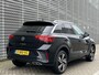 Volkswagen T-Roc 1.5 TSI R-Line Business / Digitaal dashboard /  Pano / Camera / Parkeersensoren V+A / Navigatie / Lichtmetaal 18 inch / **