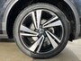 Volkswagen T-Roc 1.5 TSI R-Line Business / Digitaal dashboard /  Pano / Camera / Parkeersensoren V+A / Navigatie / Lichtmetaal 18 inch / **