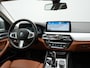 BMW 5-Serie Touring 530e Sportline PHEV 293pk Dealer O.H Bernina Grau Metallic | Trekhaak Afn. | M Sportstuur | Camera | Lederen Sportstoelen Verwarmd | Cruise Control | BMW LED | Hifi Sound | Apple Carplay | Navigatie | Virtual | DAB | Plug In Hybrid