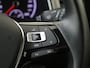 Volkswagen T-Roc 1.0 TSI Style | Achteruitrijcamera | Navigatie | Adaptieve cruise control | Elektrisch inklapbare buitenspiegels | CarPlay | Draadloze telefoonlader | Parkeersensoren |