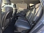 Hyundai Santa Fe 1.6 T-GDI PHEV Plug-In Premium 7p. Automaat / Fabrieksgarantie tot 12-2027 / Dealer Onderhouden / Afneembare Trekhaak / Head-up Display / Elektrische Achterklep / Elektrisch Bedienbare Stoelen met Geheugen / Verwarmbare Stoelen, Stuur & Achterbank /