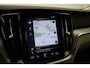 Volvo V60 2.0 T6 PHEV Twin Engine AWD Momentum Pro - Trekhaak, Leer