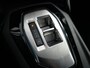 Peugeot 208 Style | Dashboard en deurpanelen in kunststof met carboneffect | Ecoled koplampen | Elektrisch verstelbare en verwarmbare buitenspiegels