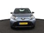 Toyota Aygo X 1.0 VVT-i MT Play | Adaptive Cruise Control | Achteruitrijcamera | Airco | Apple Carplay | Android Auto |