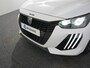 Peugeot 208 Style | Dashboard en deurpanelen in kunststof met carboneffect | Ecoled koplampen | Elektrisch verstelbare en verwarmbare buitenspiegels