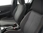 Peugeot 208 Style | Dashboard en deurpanelen in kunststof met carboneffect | Ecoled koplampen | Elektrisch verstelbare en verwarmbare buitenspiegels